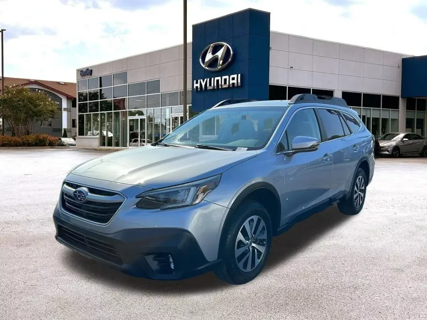 2020 Subaru Outback Premium photo 1