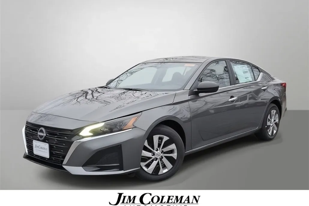 2025 Nissan Altima S photo 1
