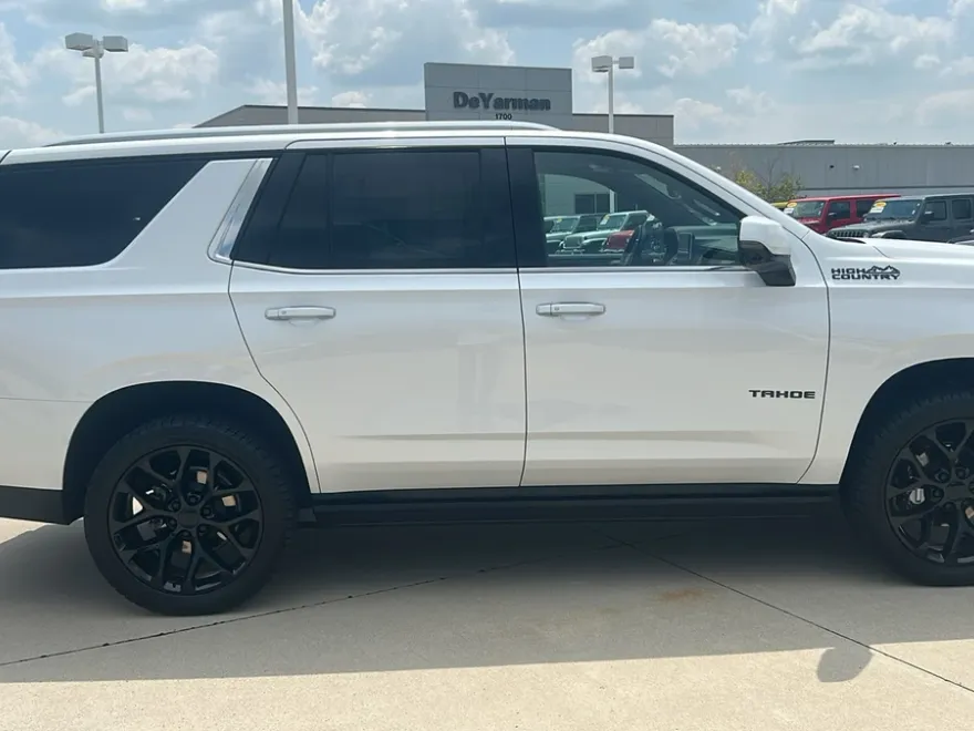 2022 Chevrolet Tahoe High Country photo 1