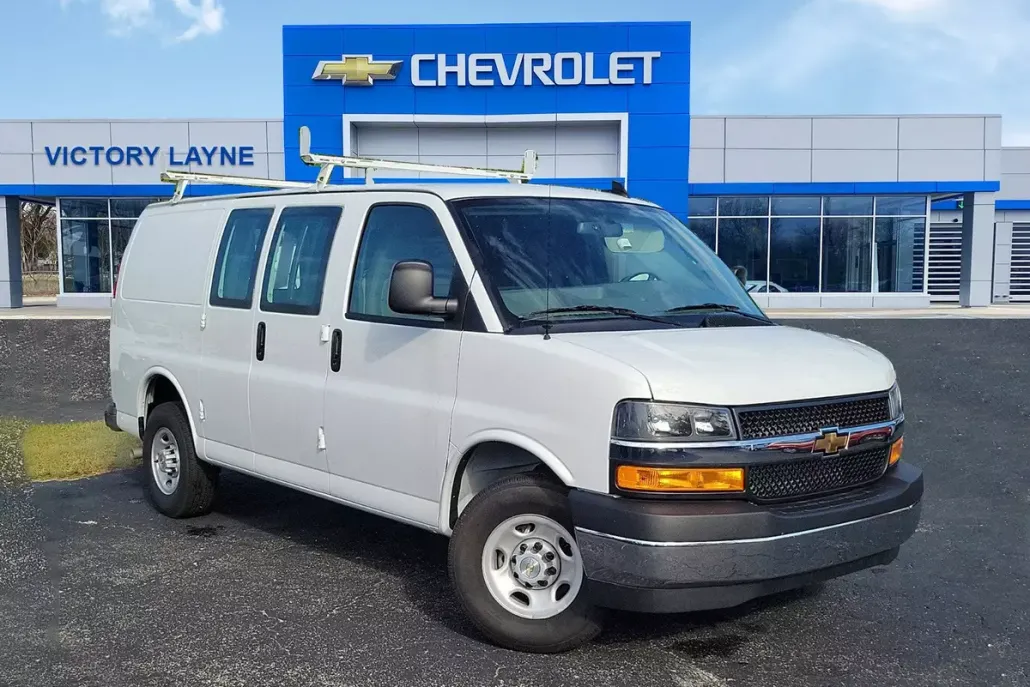 2024 Chevrolet Express Cargo 2500 photo 1
