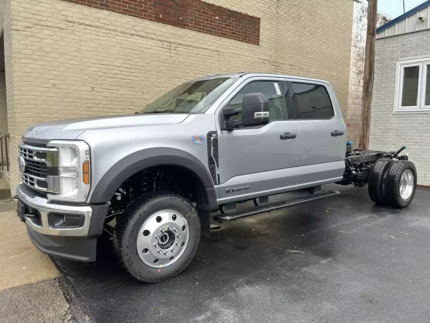 2026 Ford F-550 XLT photo 1