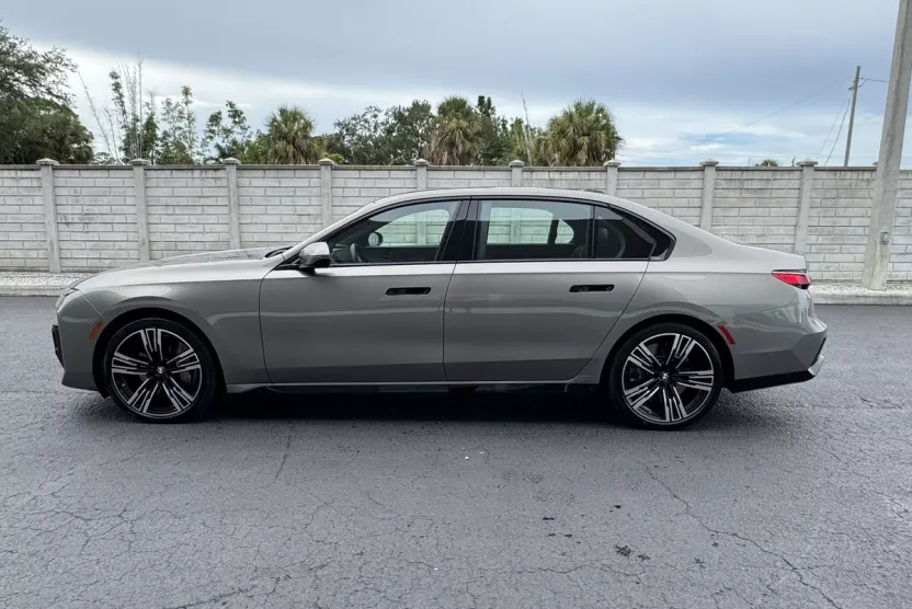 2024 Bmw 760i xDrive photo 1