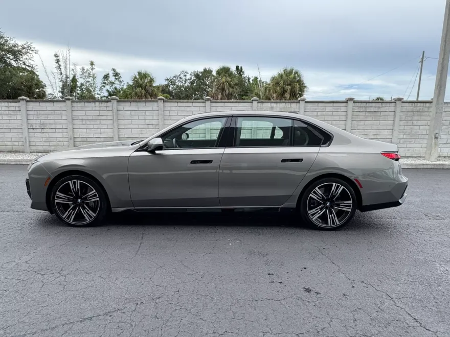 2024 Bmw 760i xDrive photo 1
