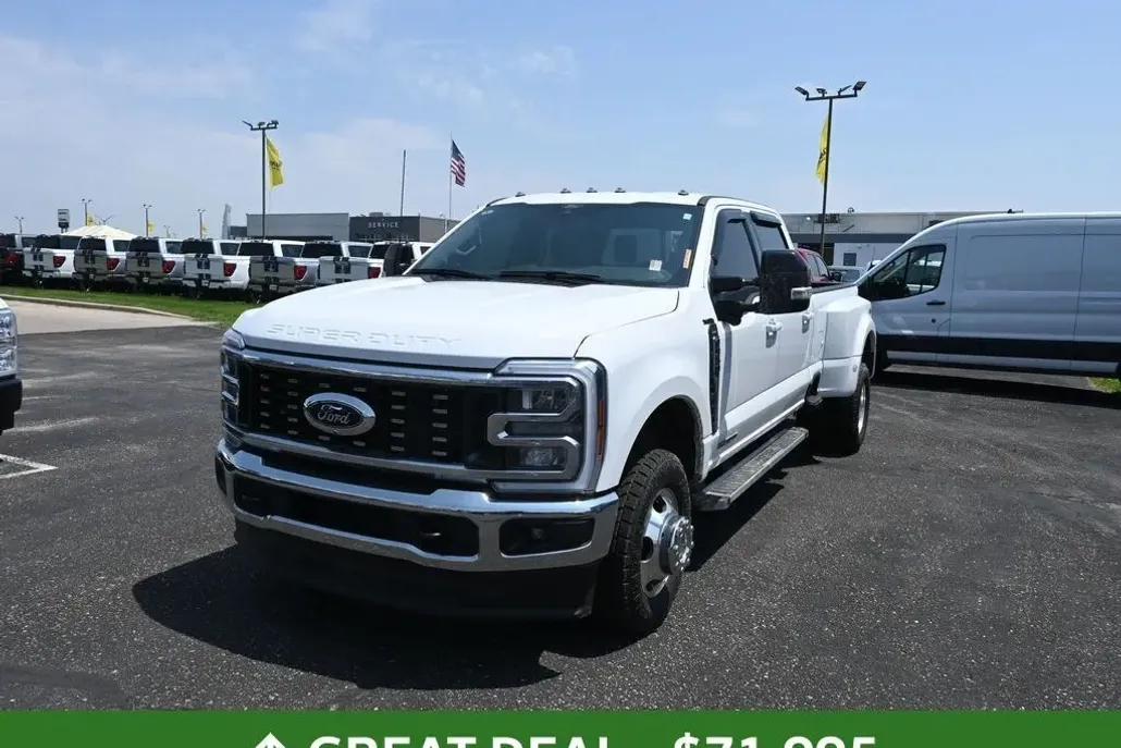 2024 Ford F-350 Lariat photo 1