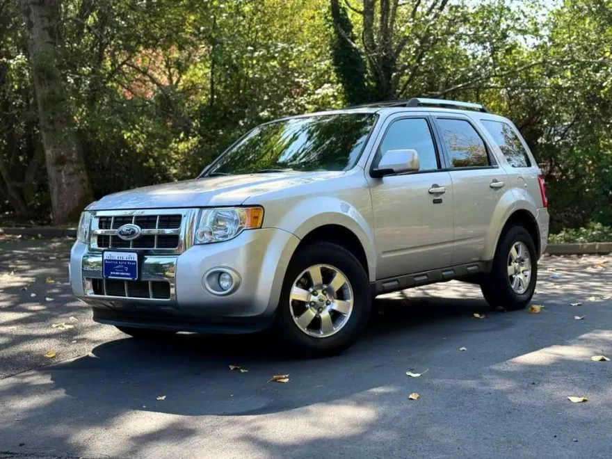 2011 Ford Escape Limited photo 1