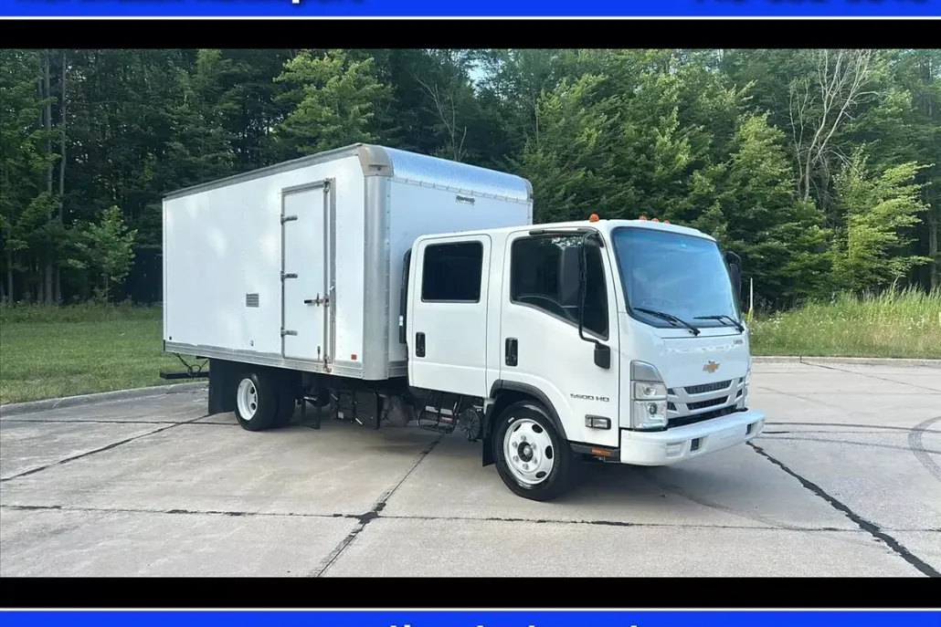 2022 Chevrolet Silverado 5500HD photo 1