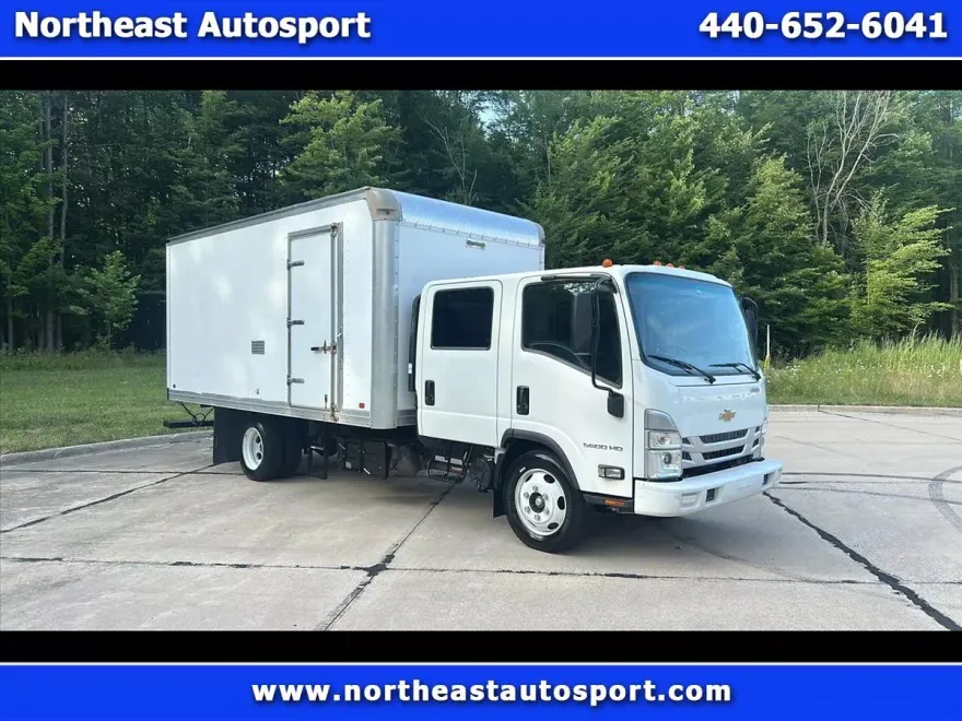 2022 Chevrolet Silverado 5500HD photo 1