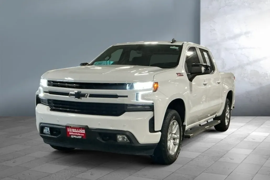 2022 Chevrolet Silverado RST photo 1