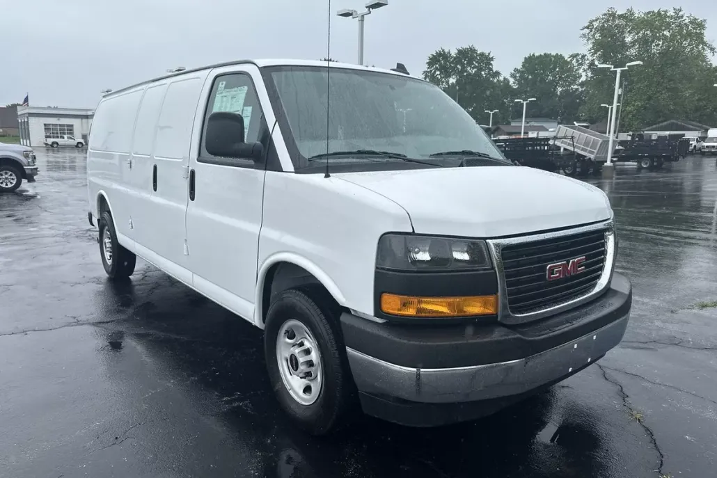 2025 Gmc Savana Cargo 2500 photo 1