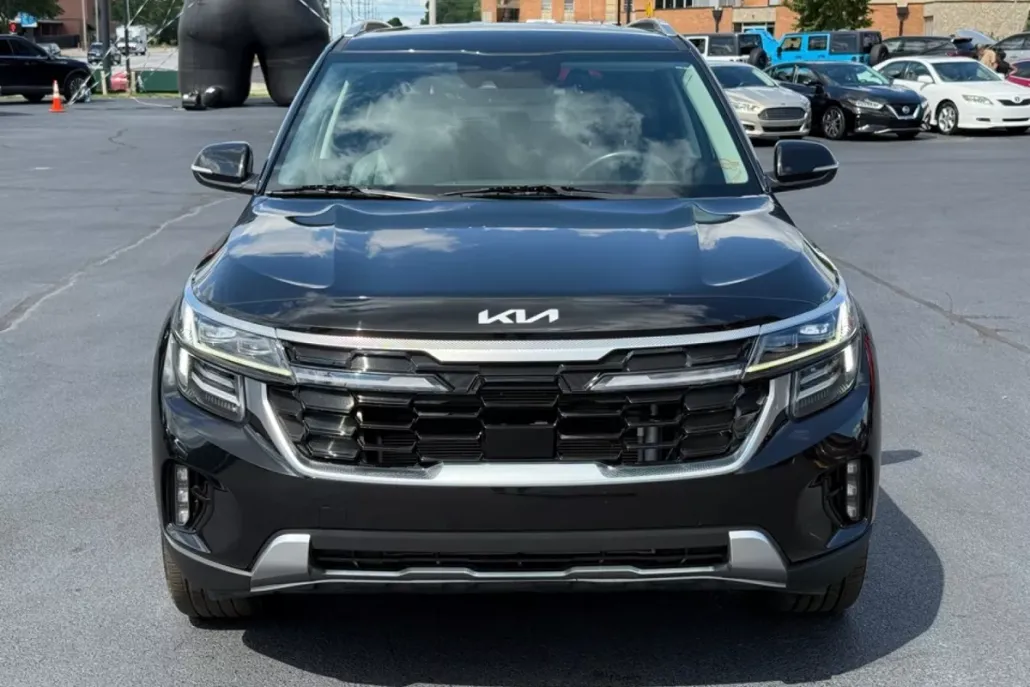 2024 Kia Seltos SX photo 1