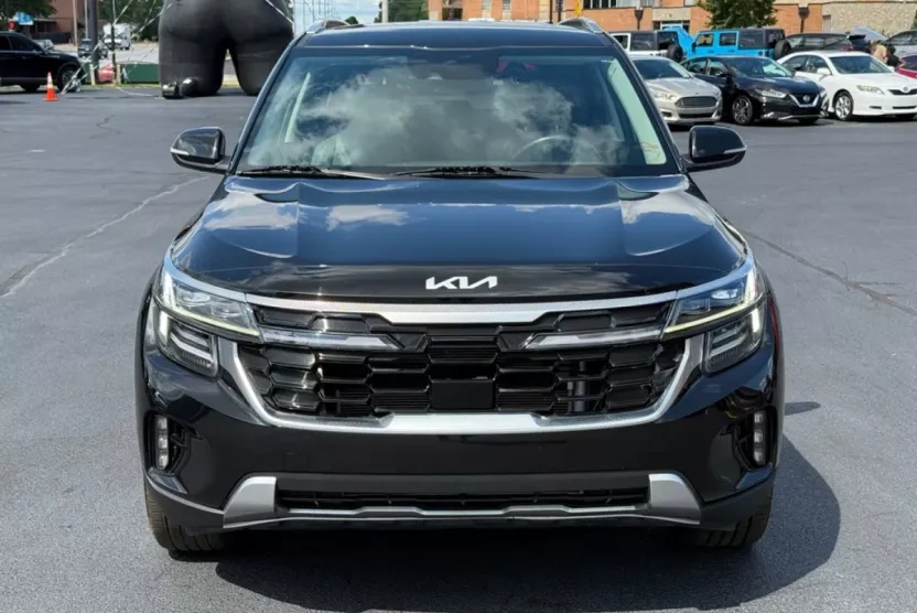 2024 Kia Seltos SX photo 1