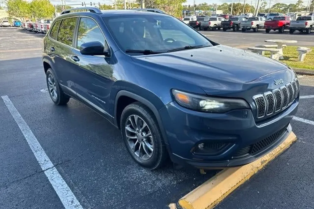 2019 Jeep Cherokee Latitude photo 1