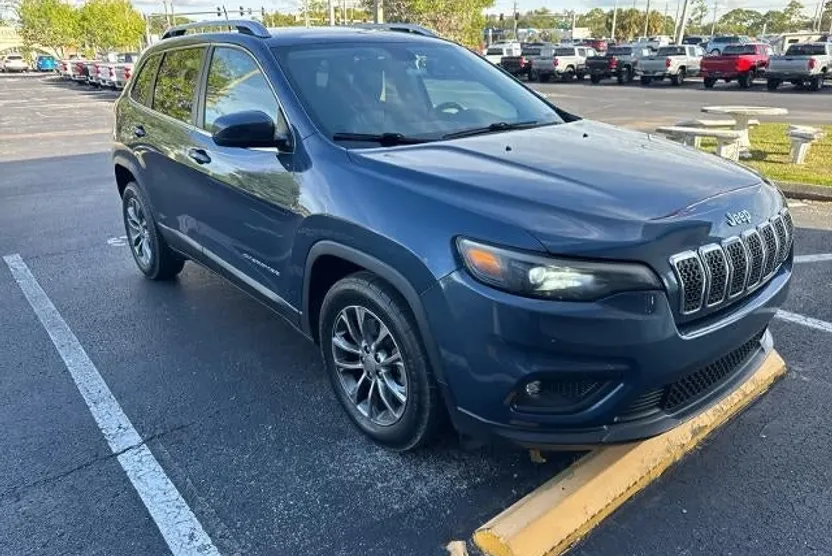 2019 Jeep Cherokee Latitude photo 1