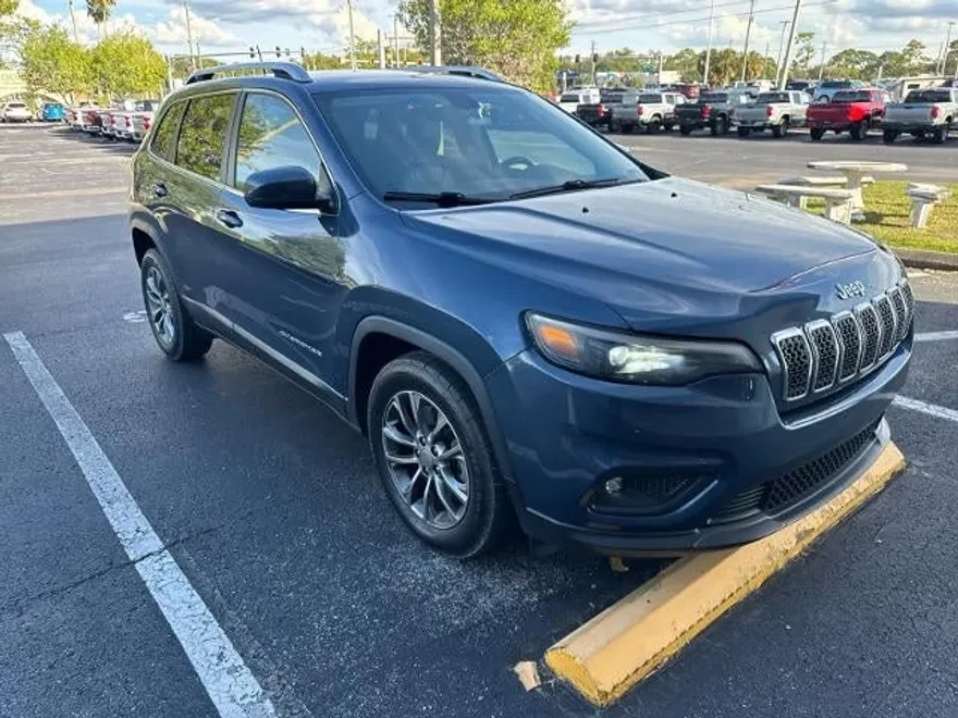 2019 Jeep Cherokee Latitude photo 1