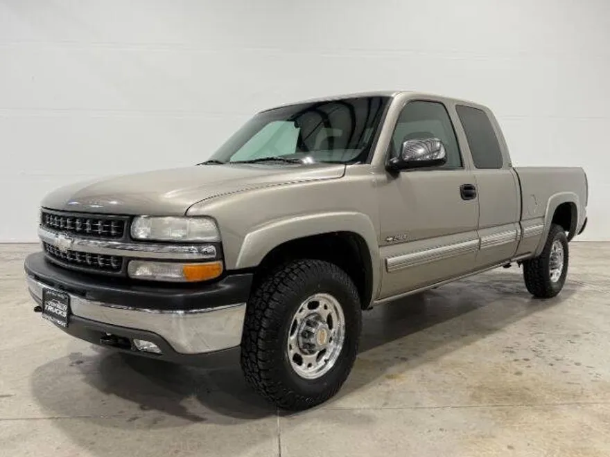 2001 Chevrolet Silverado 2500HD LT photo 1