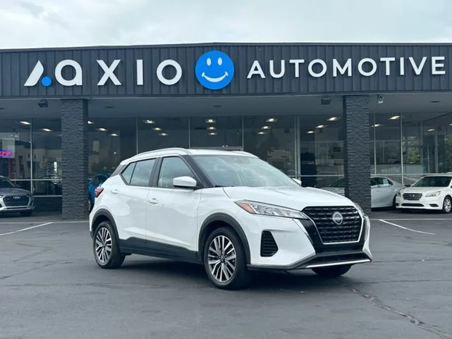 2024 Nissan Kicks SV photo 1