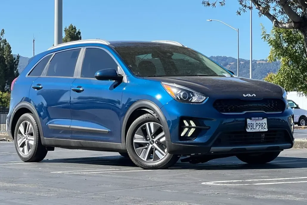 2022 Kia Niro LXS photo 1