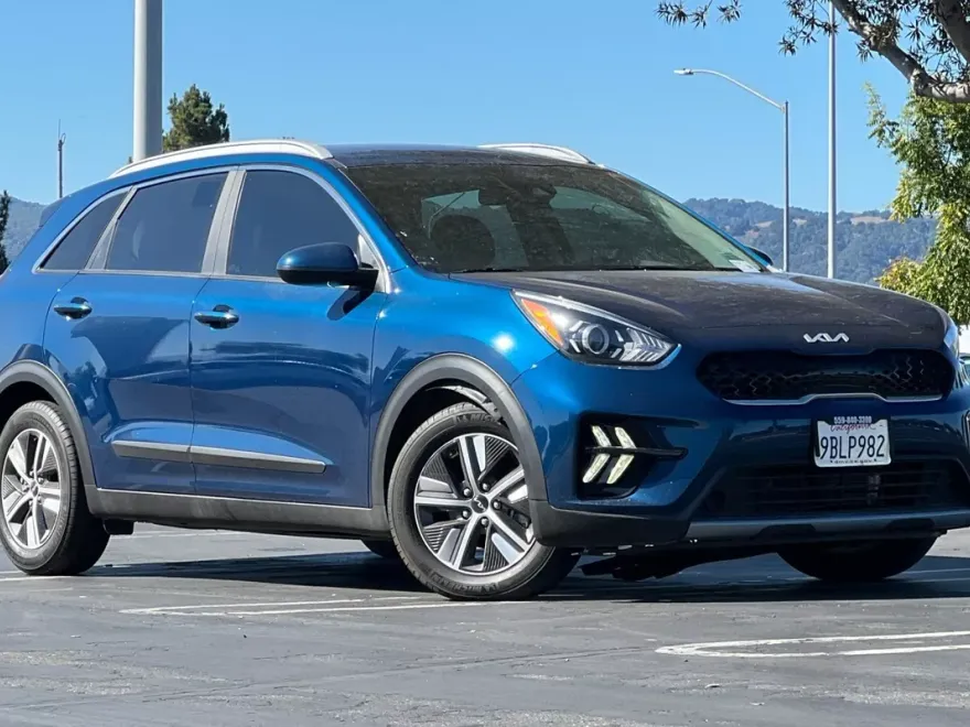 2022 Kia Niro LXS photo 1