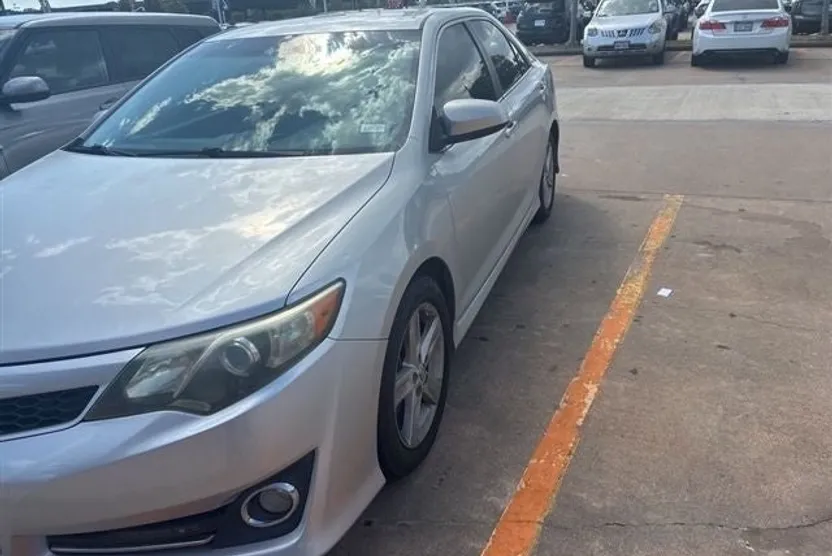 2014 Toyota Camry L photo 1
