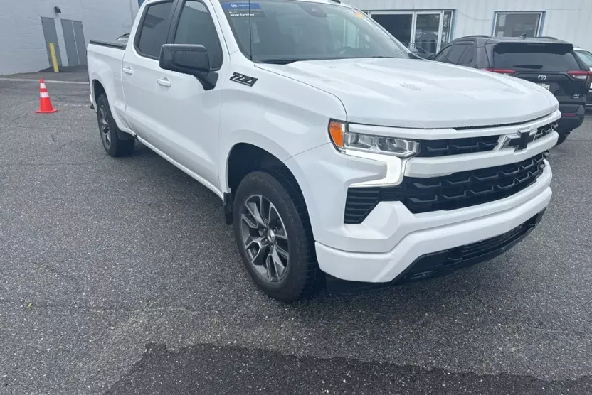 2023 Chevrolet Silverado 1500 RST photo 1