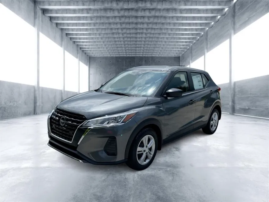 2025 Nissan Kicks Play S photo 1