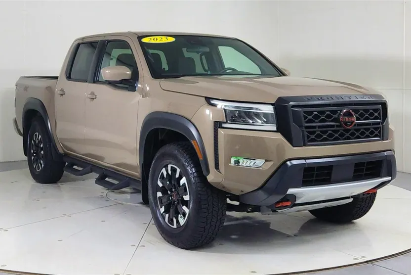 2023 Nissan Frontier Crew Cab photo 1