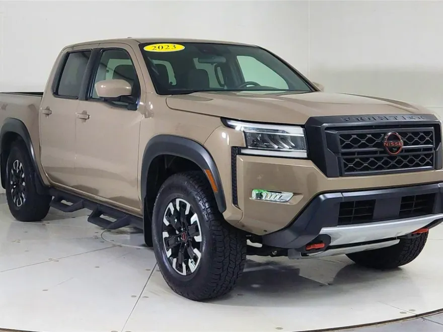2023 Nissan Frontier Crew Cab photo 1