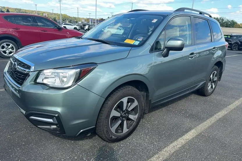 2018 Subaru Forester 2.5i Premium photo 1