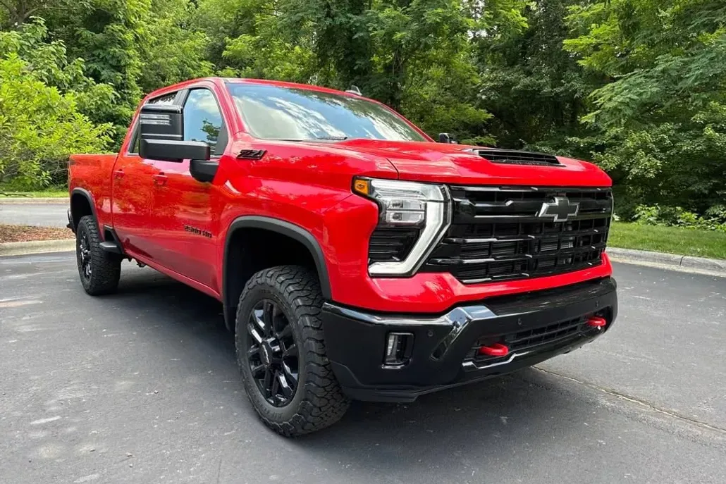 2025 Chevrolet Silverado 2500HD LT photo 1