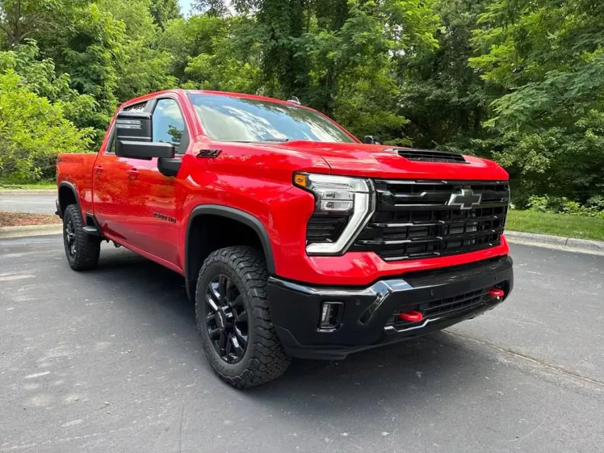 2025 Chevrolet Silverado 2500HD LT photo 1