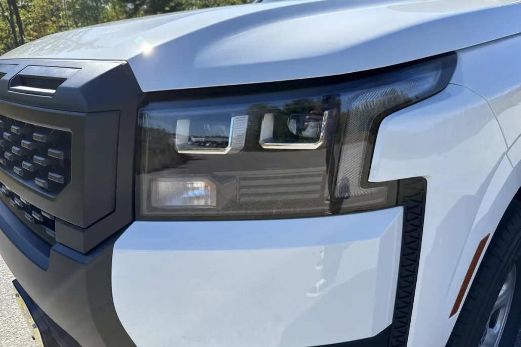 2026 Nissan Frontier S photo 1