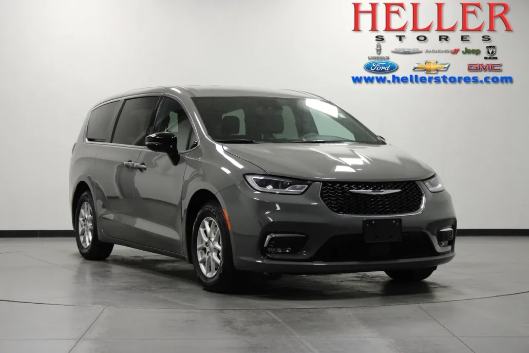2025 Chrysler Pacifica photo 1
