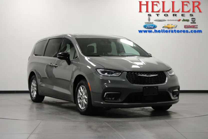 2025 Chrysler Pacifica photo 1
