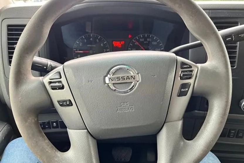 2016 Nissan NV3500 SV photo 1