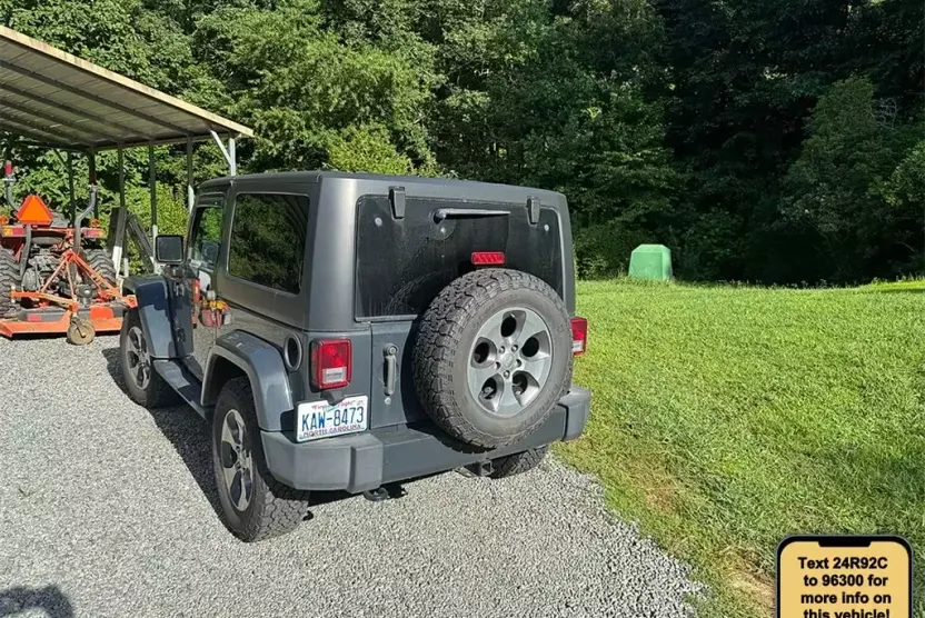 2018 Jeep Wrangler Sahara photo 1