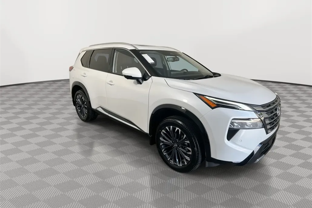 2026 Nissan Rogue Platinum photo 1