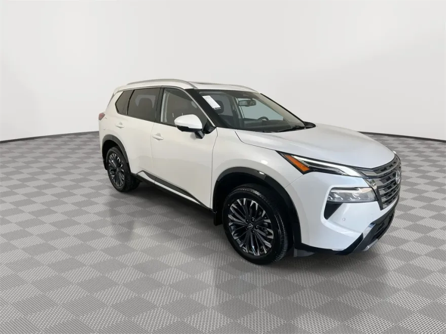 2026 Nissan Rogue Platinum photo 1