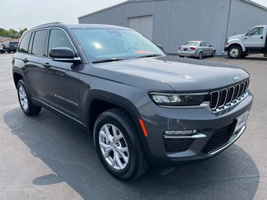 2022 Jeep Grand Cherokee Limited photo 1