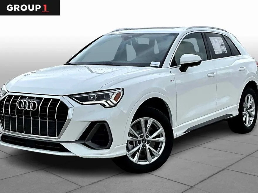 2025 Audi Q3 S line Premium photo 1
