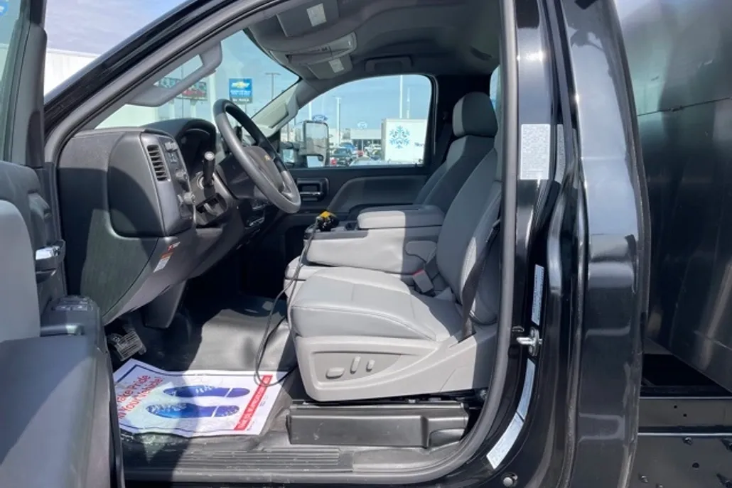 2024 Chevrolet Silverado 6500HD Work Truck photo 1