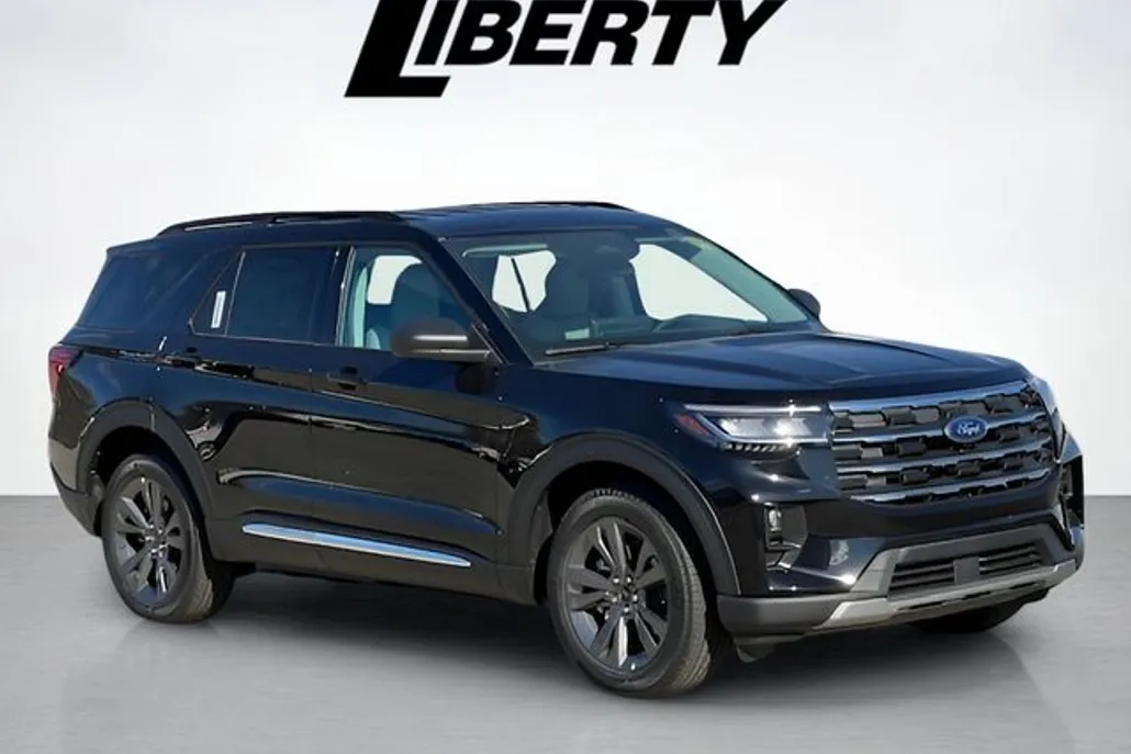 2025 Ford Explorer photo 1