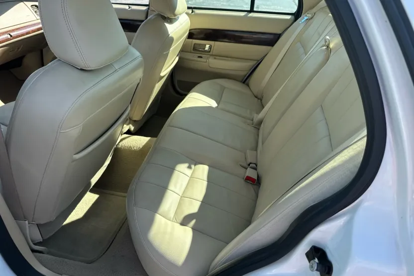2008 Mercury Grand Marquis LS photo 1