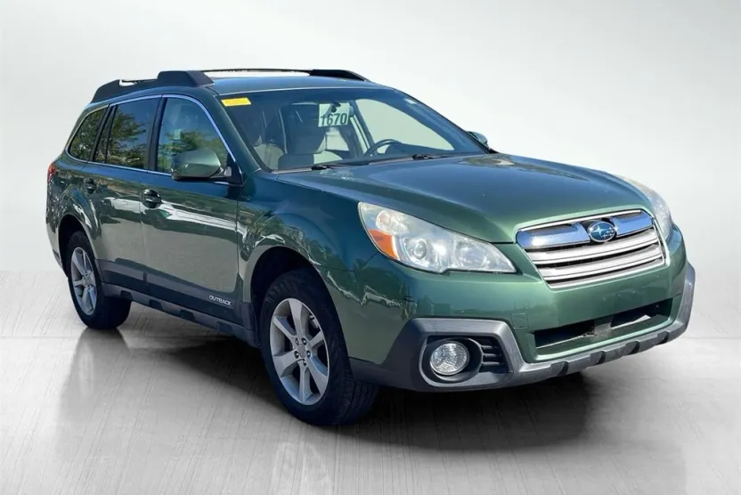 2014 Subaru Outback 2.5i Premium photo 1