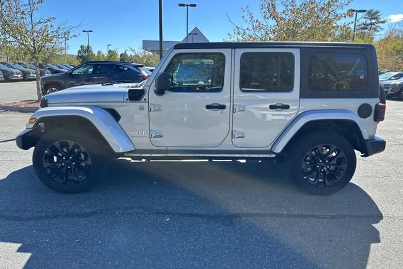 2023 Jeep Wrangler 4xe Sahara photo 1