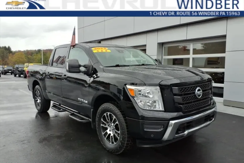 2022 Nissan Titan SV photo 1