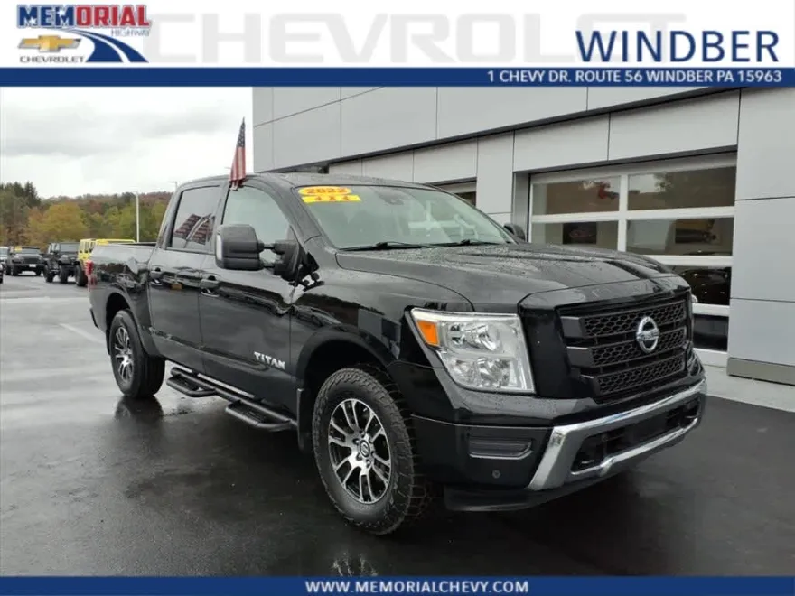 2022 Nissan Titan SV photo 1
