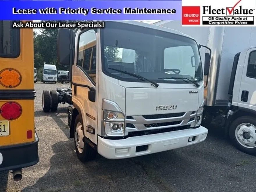 2025 Isuzu NRR photo 1