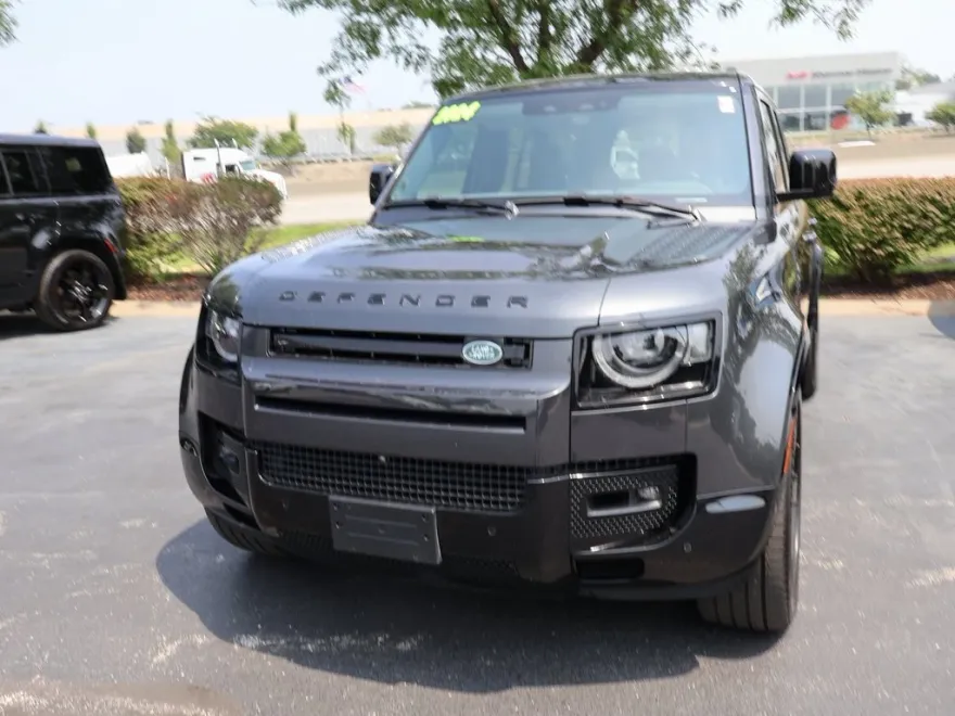 2024 Land Rover Defender 110 X-Dynamic SE photo 1