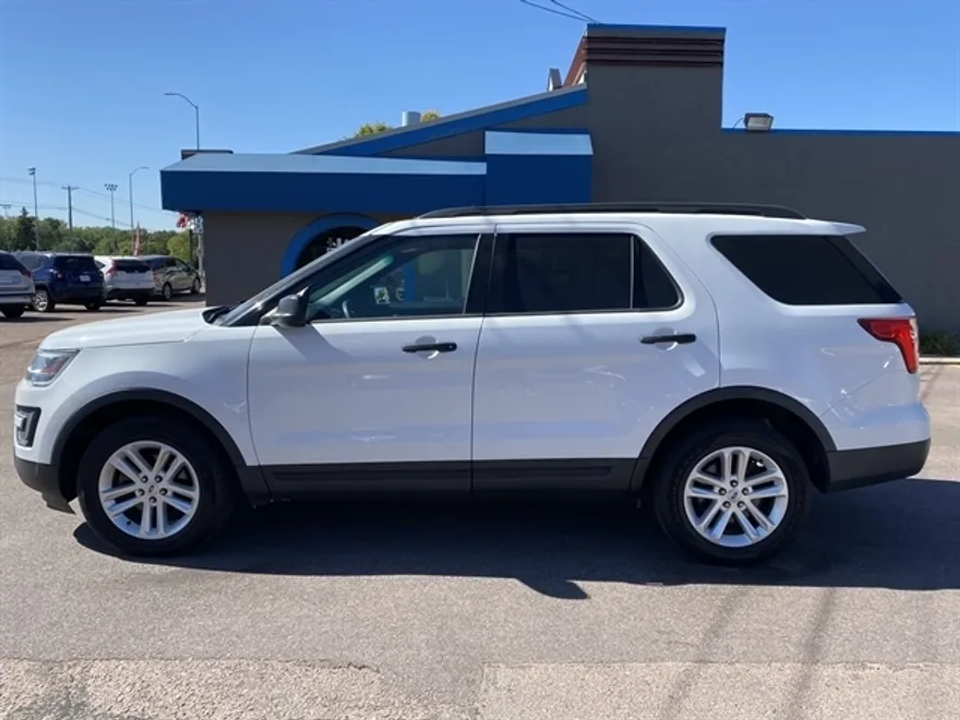 2017 Ford Explorer Base photo 1