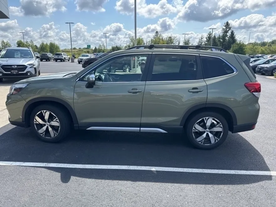 2021 Subaru Forester Touring photo 1